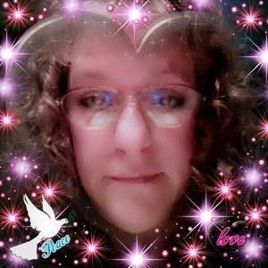 Meet your Posher, Elise